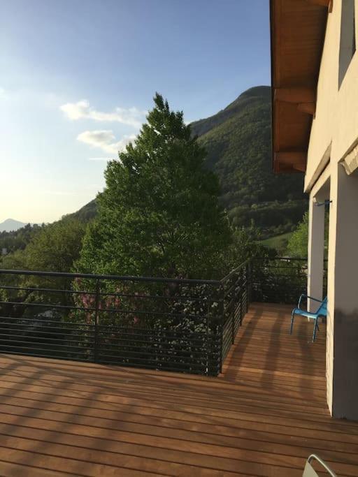Maison De Vacances 220M2 Vue Lac Et Chateau Menthon-Saint-Bernard Exterior foto
